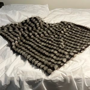 Satin and faux fur poncho.